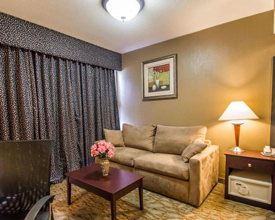 Econo Lodge Inn & Suites Old Saybrook - Westbrook מראה חיצוני תמונה