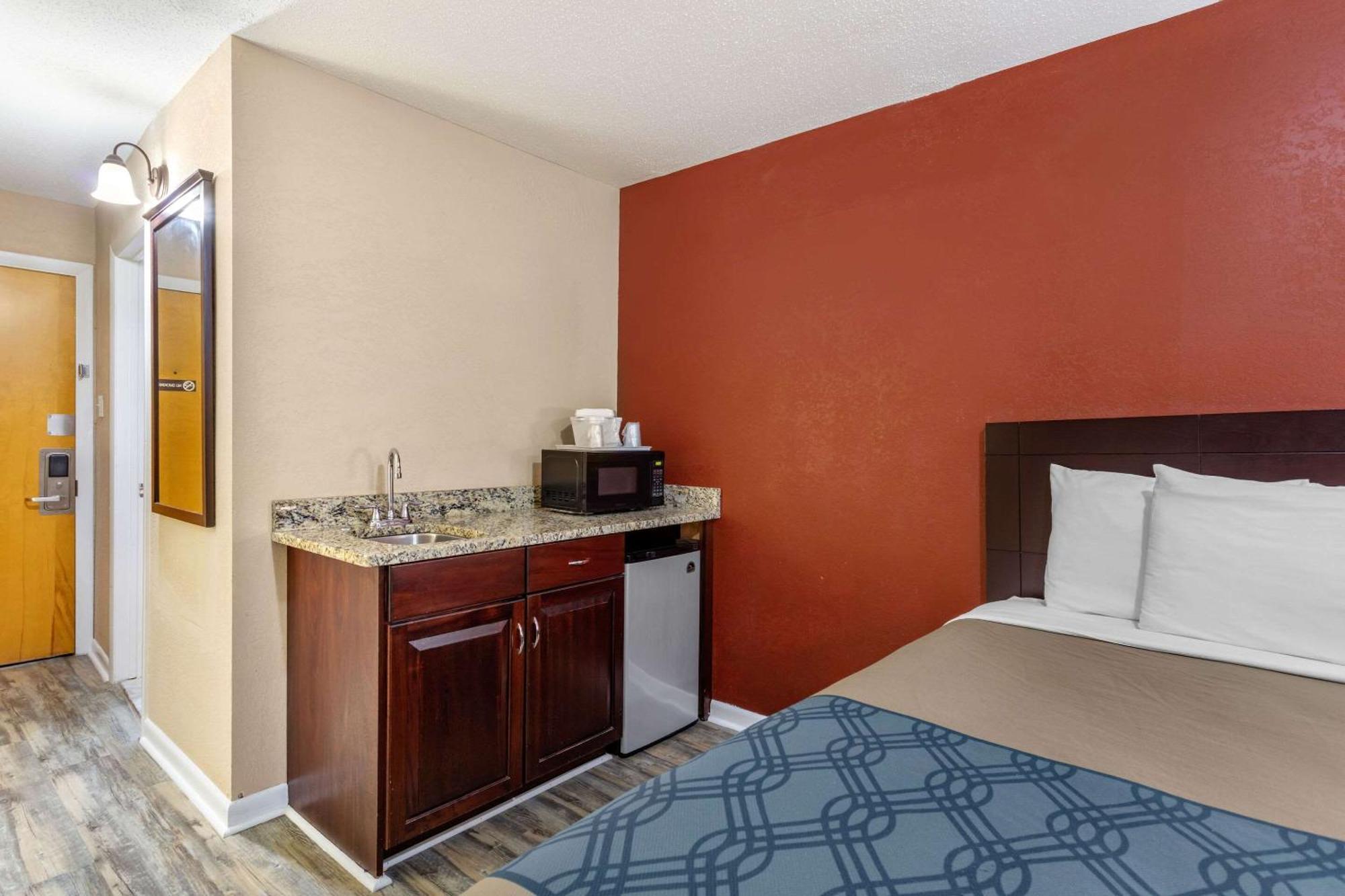 Econo Lodge Inn & Suites Old Saybrook - Westbrook מראה חיצוני תמונה
