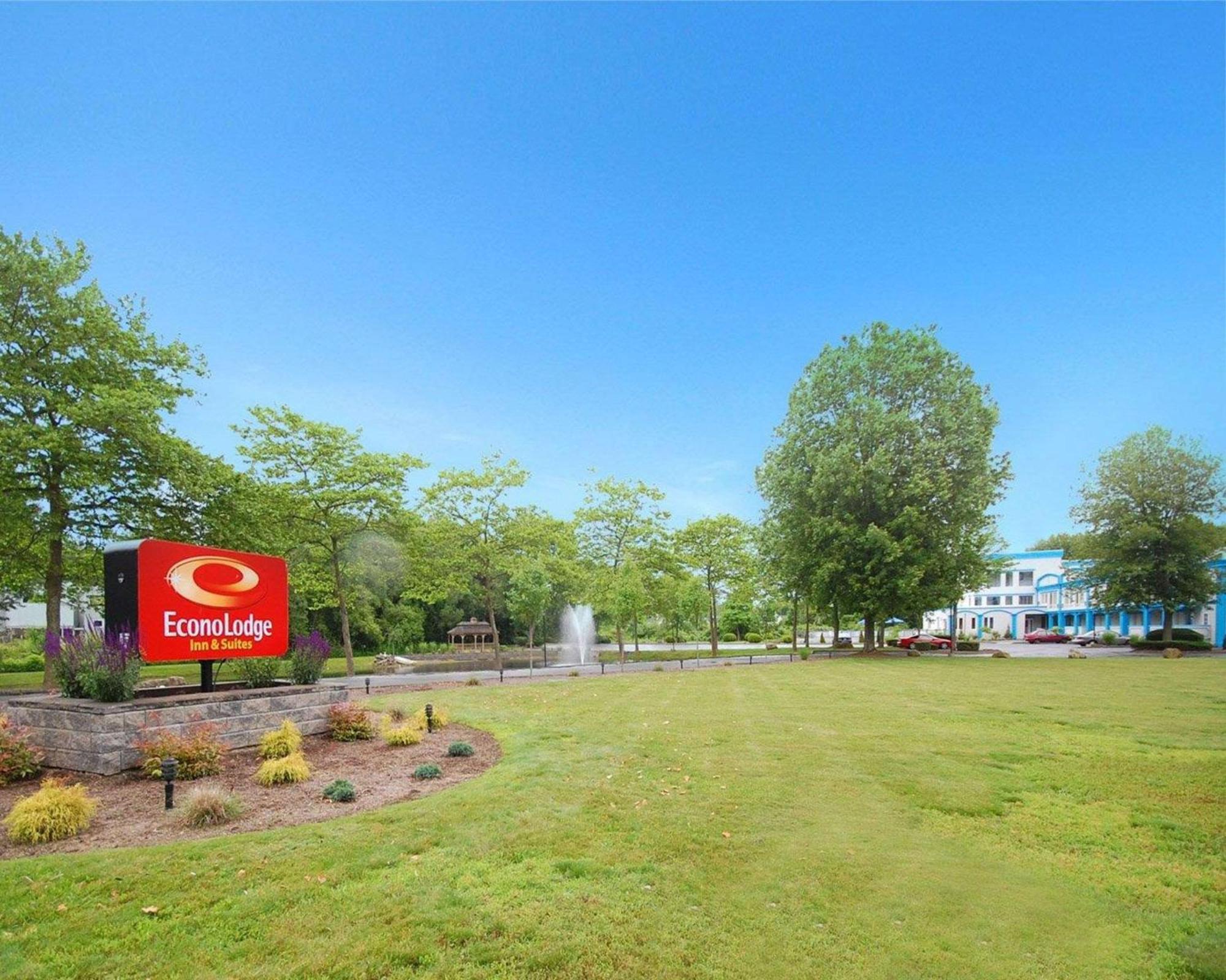 Econo Lodge Inn & Suites Old Saybrook - Westbrook מראה חיצוני תמונה